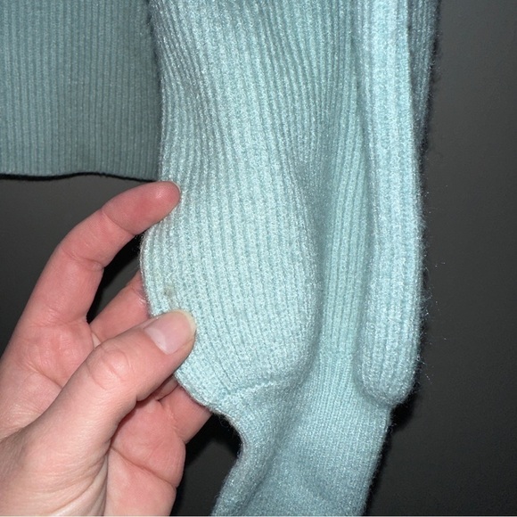 Revolve line + Dot Mock neck sweater - Picture 4 of 7